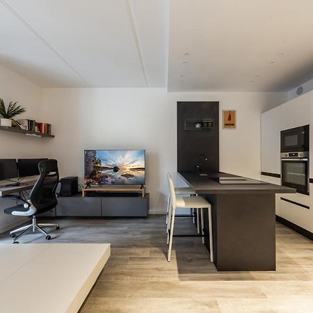 Comfy Apt With Private Parking & Balcony Milano Dış mekan fotoğraf