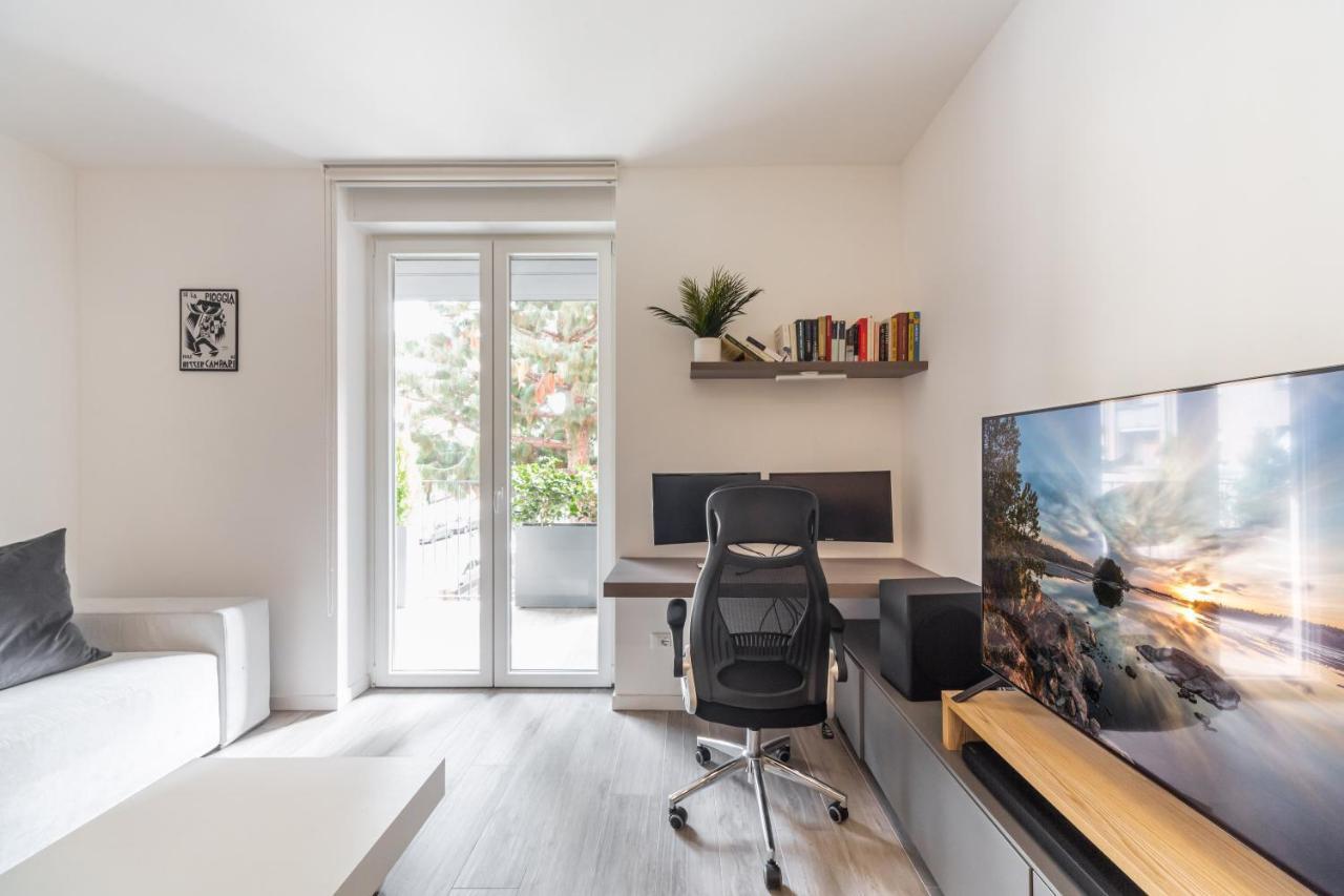 Comfy Apt With Private Parking & Balcony Milano Dış mekan fotoğraf