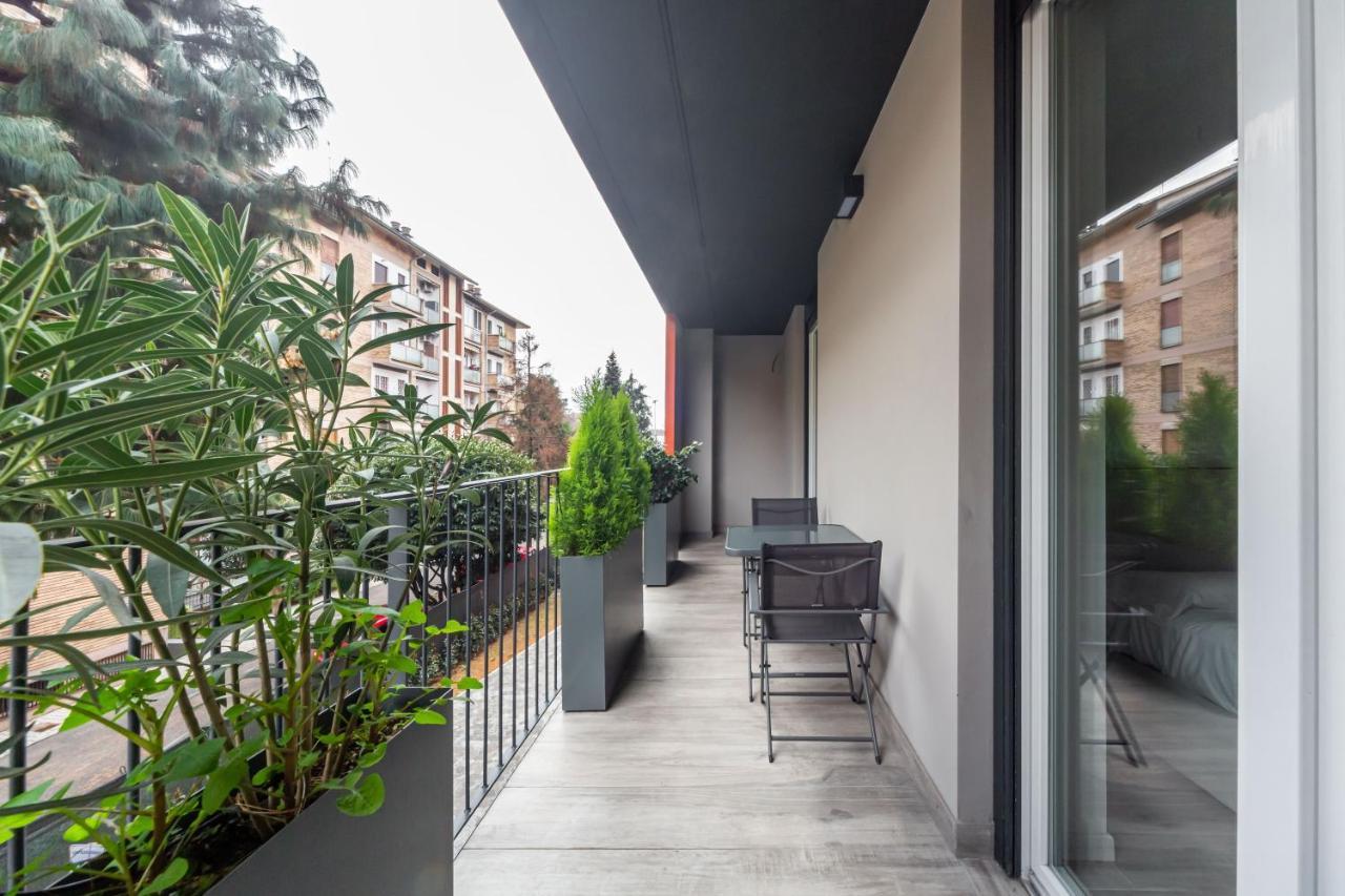 Comfy Apt With Private Parking & Balcony Milano Dış mekan fotoğraf