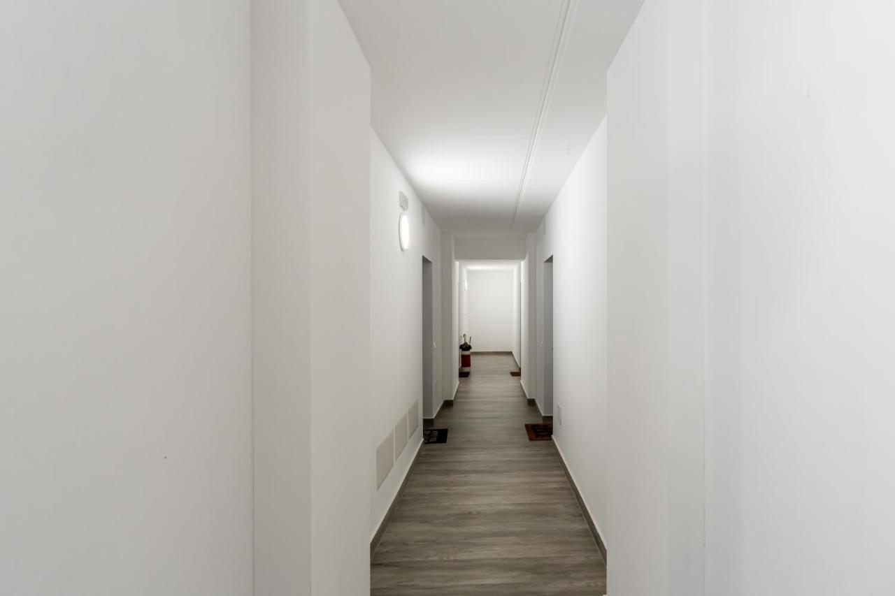 Comfy Apt With Private Parking & Balcony Milano Dış mekan fotoğraf
